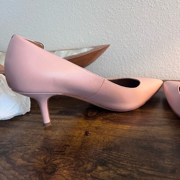 Tory Burch Blush Pointed-Toe Mid Heel Pumps - Picture 5 of 8